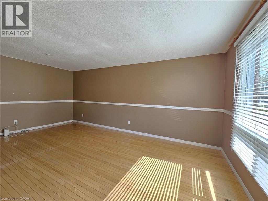 82 Elmwood Avenue, Cambridge, Ontario  N1R 4Y4 - Photo 14 - 40763292