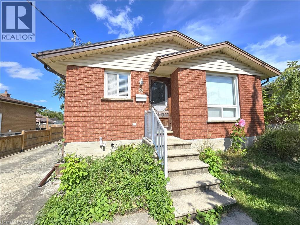 82 Elmwood Avenue, Cambridge, Ontario  N1R 4Y4 - Photo 2 - 40763292