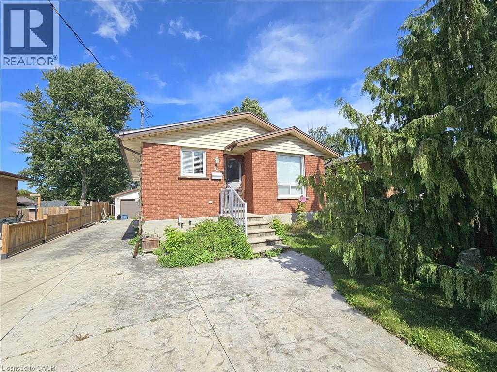 82 Elmwood Avenue, Cambridge, Ontario  N1R 4Y4 - Photo 4 - 40763292