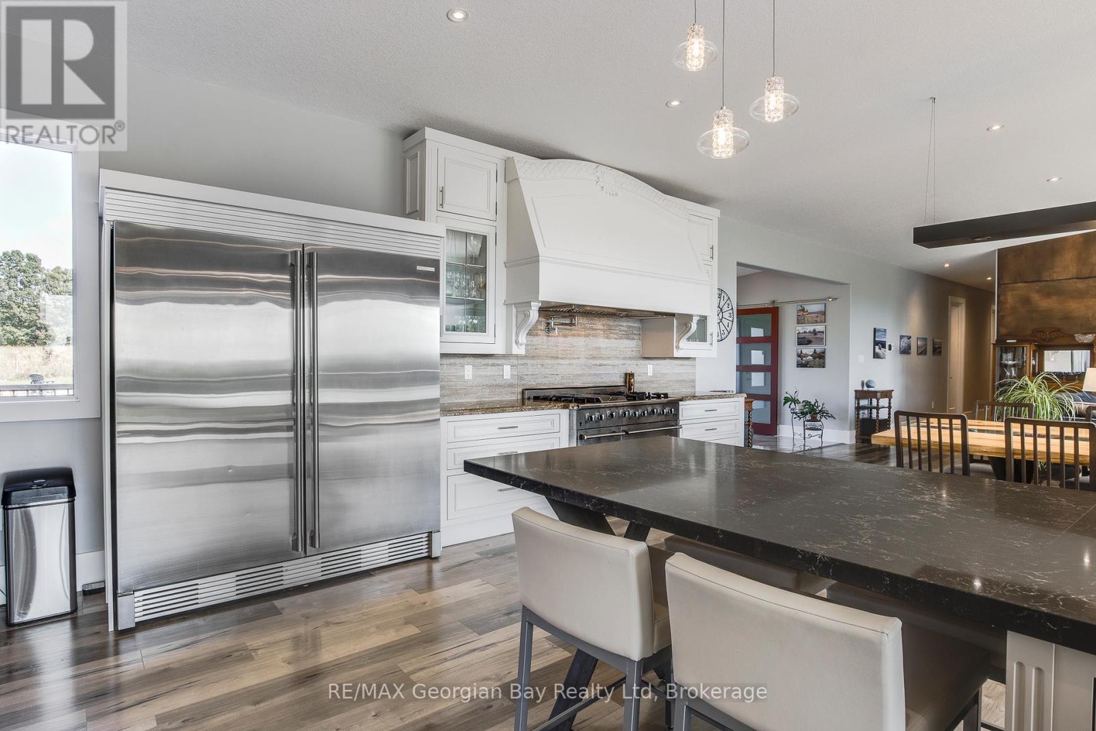 165 Wilson Road, Tiny, Ontario  L4R 4K4 - Photo 13 - S12385856