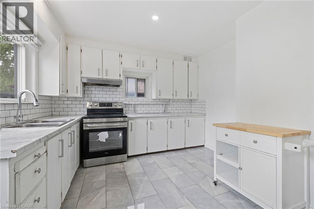 263 East 8th Street, Hamilton, Ontario  L9A 3M1 - Photo 4 - 40766449