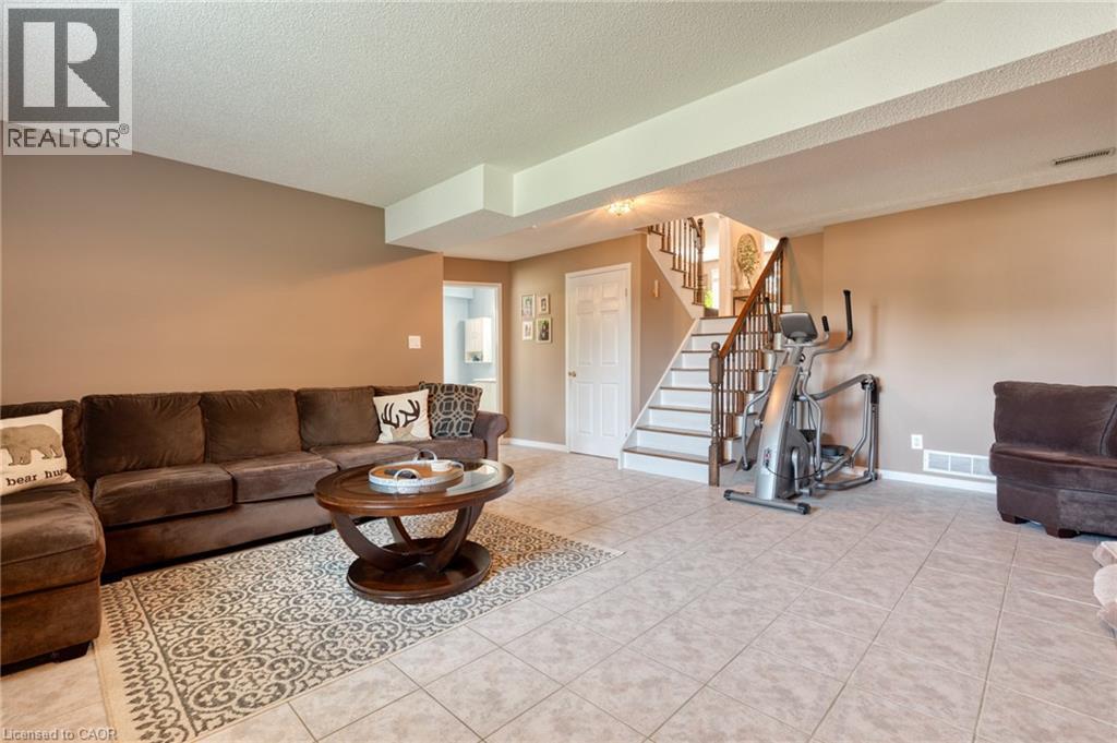 13 Loneoak Crescent, Stoney Creek, Ontario  L8J 2P4 - Photo 16 - 40766894