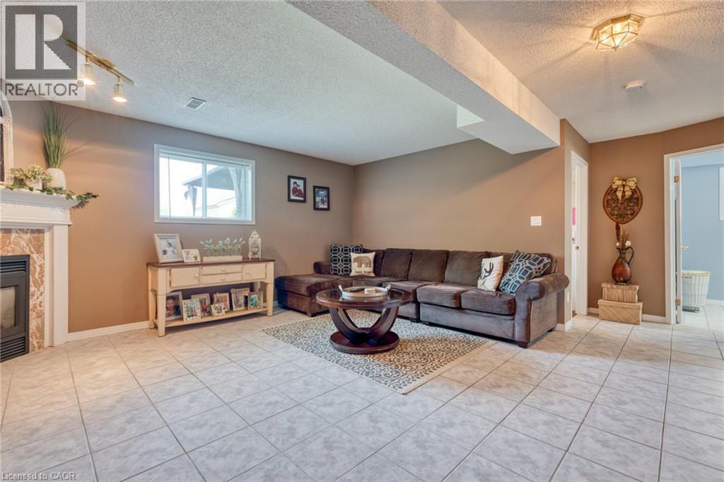 13 Loneoak Crescent, Stoney Creek, Ontario  L8J 2P4 - Photo 17 - 40766894