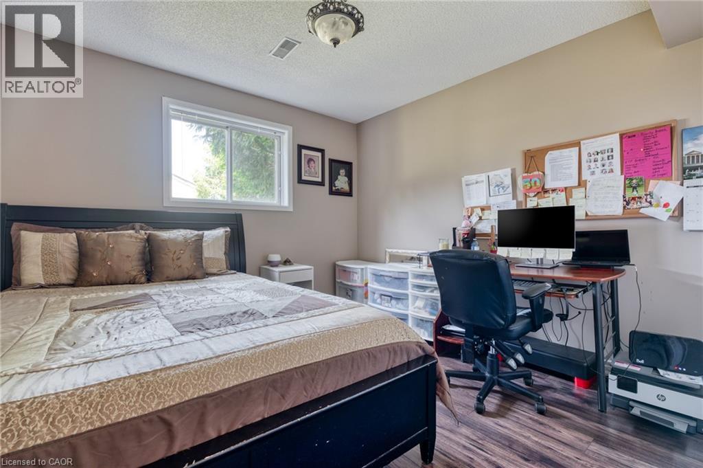 13 Loneoak Crescent, Stoney Creek, Ontario  L8J 2P4 - Photo 18 - 40766894