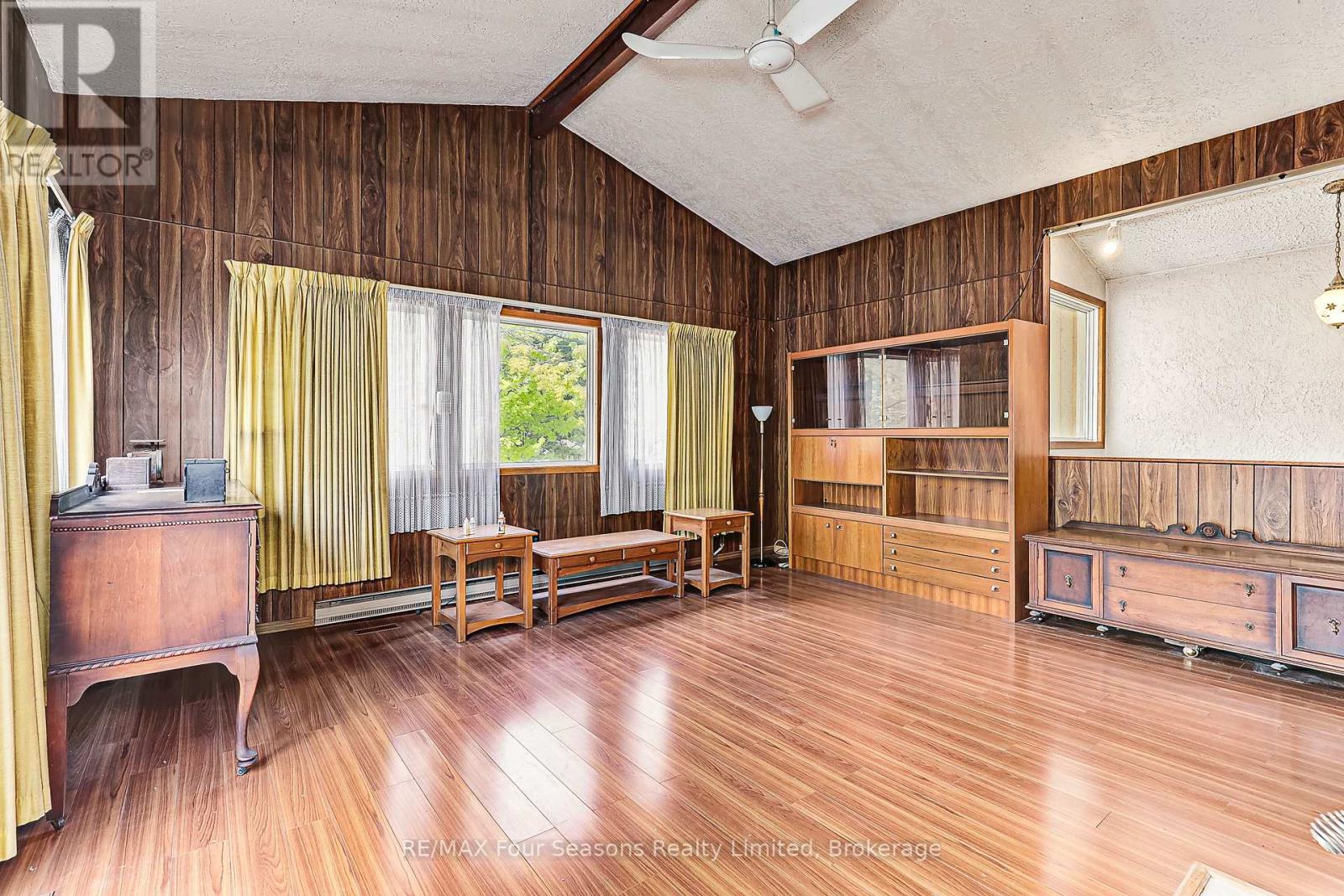828 Oxbow Park Drive, Wasaga Beach, Ontario  L9Z 2V1 - Photo 6 - S12386000