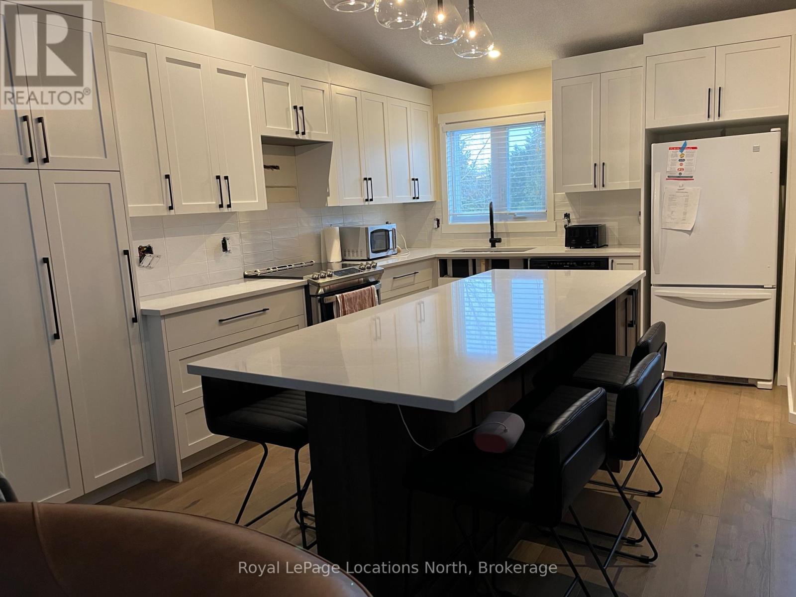 68 - 149 Fairway Crescent, Collingwood, Ontario  L9Y 5B4 - Photo 5 - S12386018