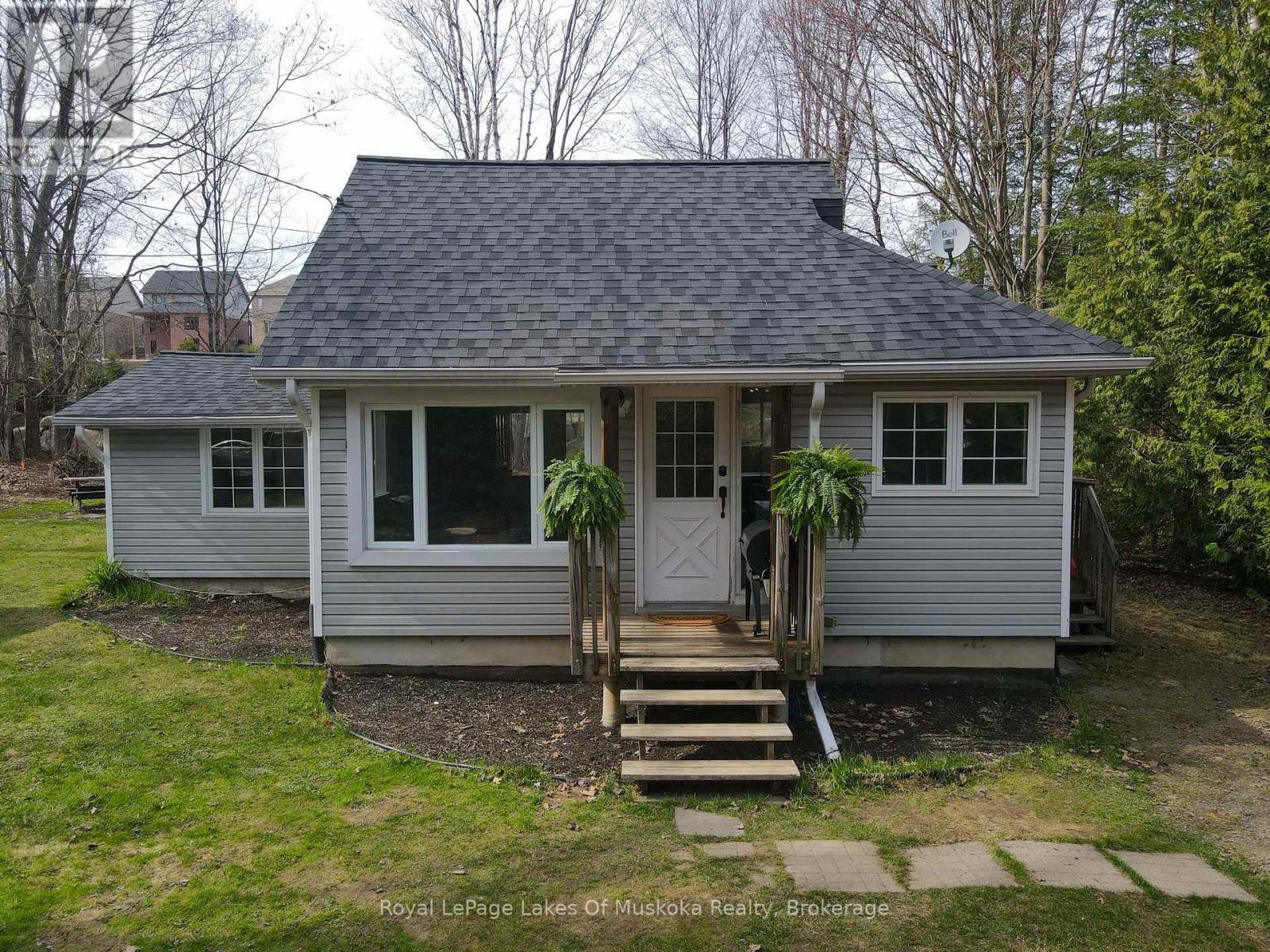 6 HIBBERD LANE, Huntsville, Ontario