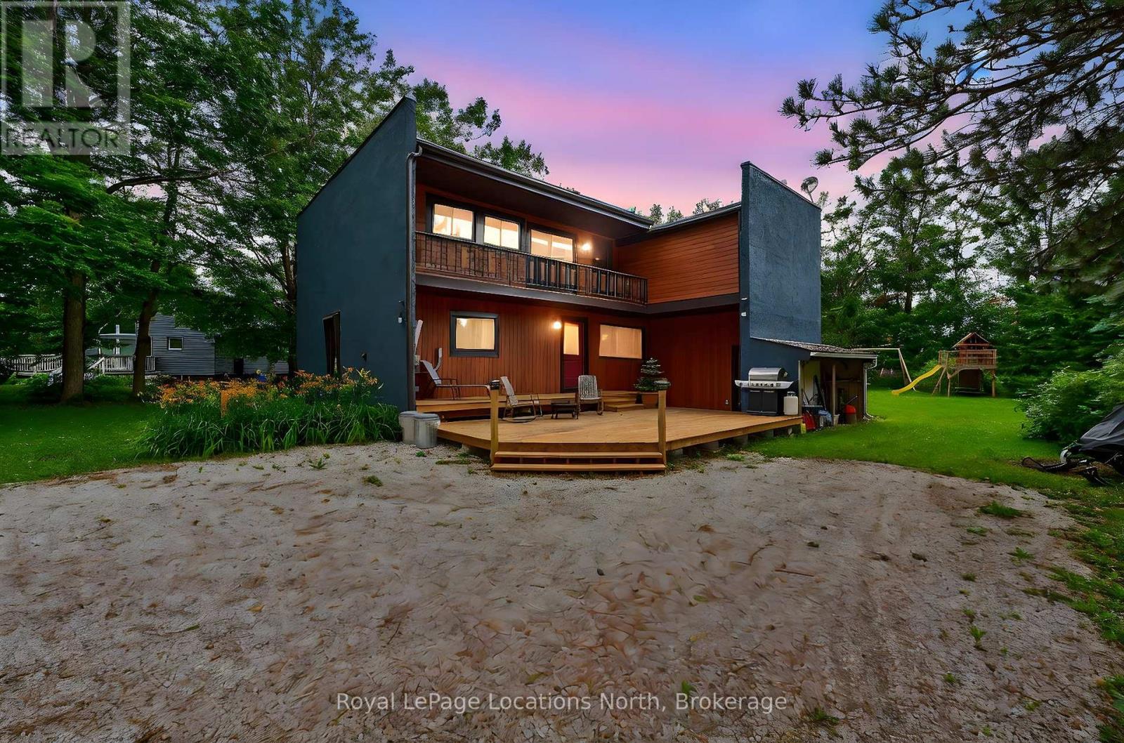 119 Tyrol Avenue, Blue Mountains, Ontario  N0H 2E0 - Photo 1 - X12386153