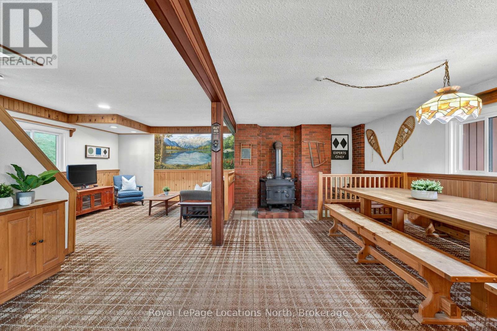 119 Tyrol Avenue, Blue Mountains, Ontario  N0H 2E0 - Photo 6 - X12386153