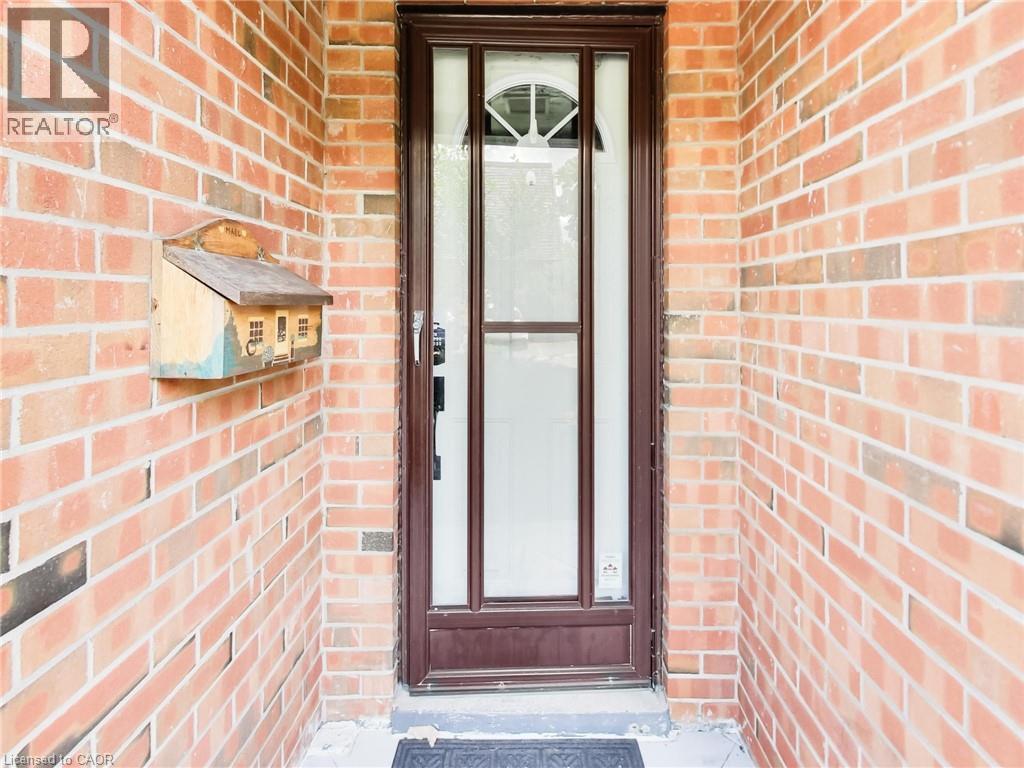 31 Briar Path, Brampton, Ontario  L6T 2A3 - Photo 3 - 40766918