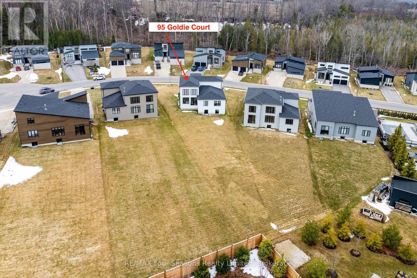 95 Goldie Court, Blue Mountains, Ontario  N0H 1J0 - Photo 34 - X12386197