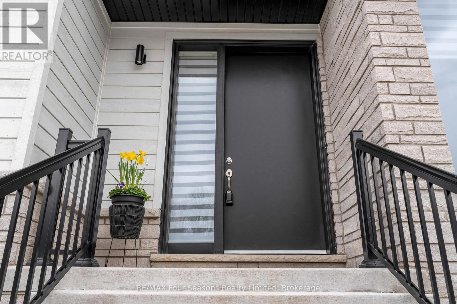 95 Goldie Court, Blue Mountains, Ontario  N0H 1J0 - Photo 37 - X12386197