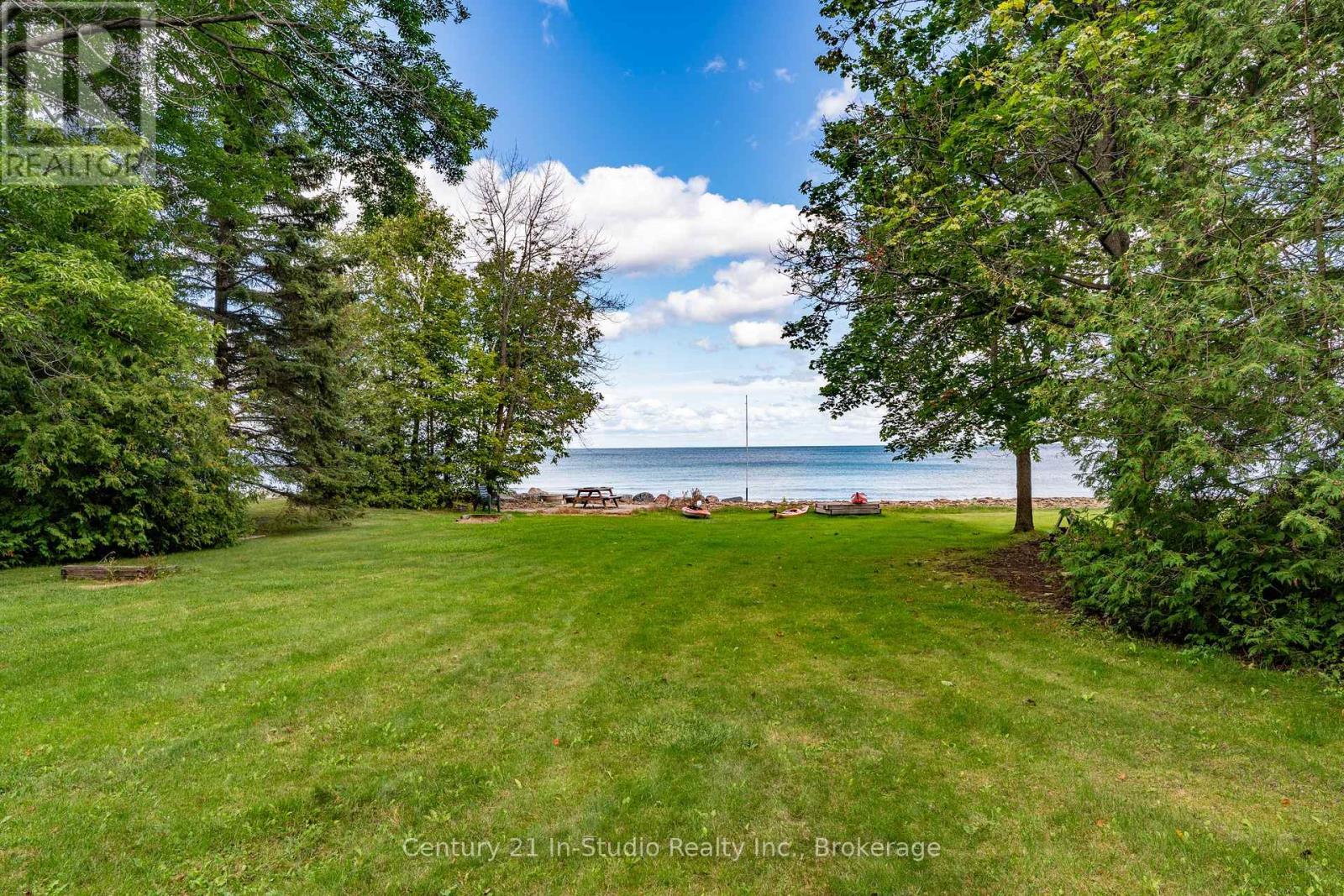 504725 Grey 1 Road, Georgian Bluffs, Ontario  N0H 1S0 - Photo 11 - X12386319