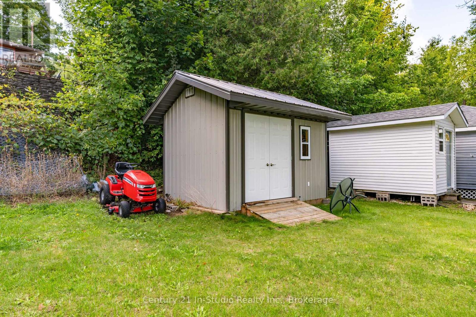 504725 Grey 1 Road, Georgian Bluffs, Ontario  N0H 1S0 - Photo 12 - X12386319