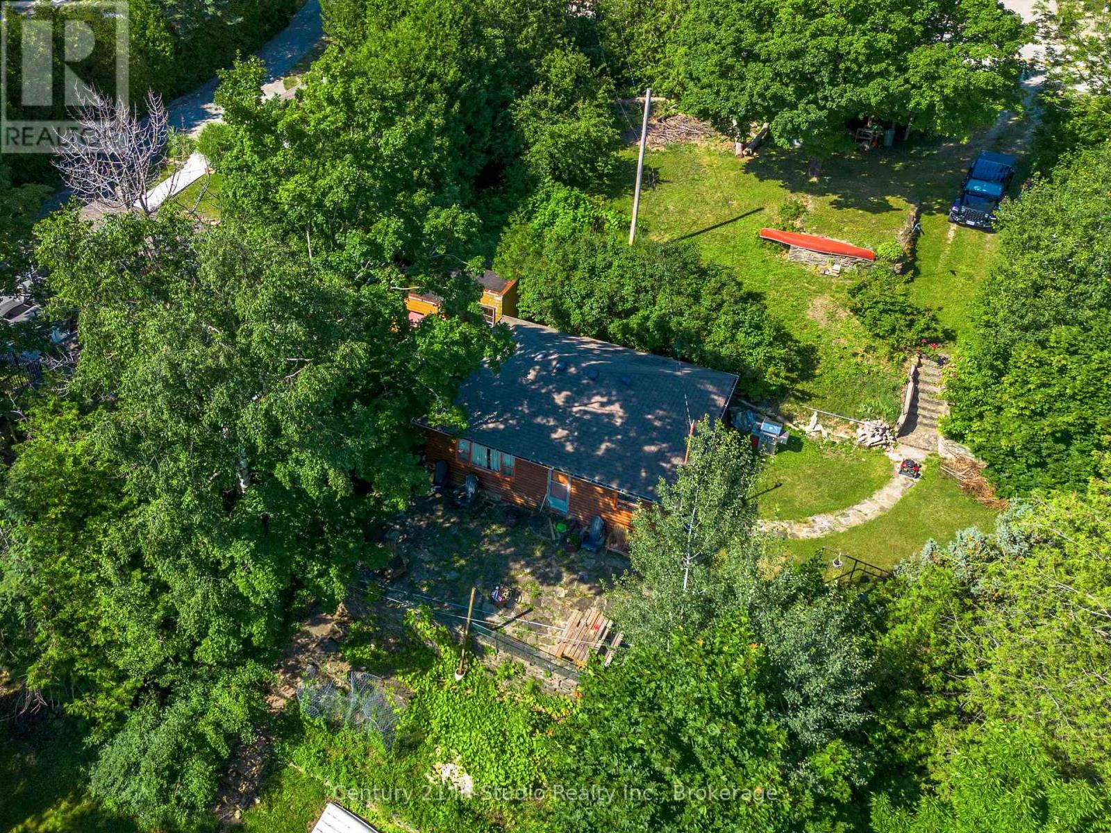 504725 Grey 1 Road, Georgian Bluffs, Ontario  N0H 1S0 - Photo 5 - X12386319