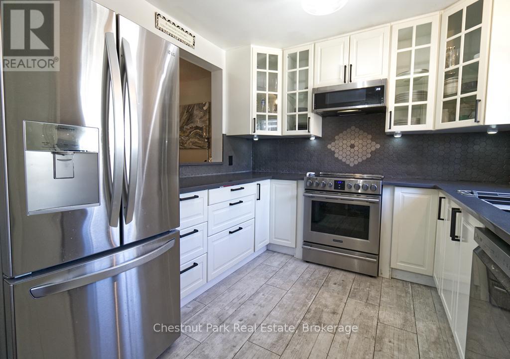 24 Starboard Road, Collingwood, Ontario  L9Y 5C8 - Photo 10 - S12386452