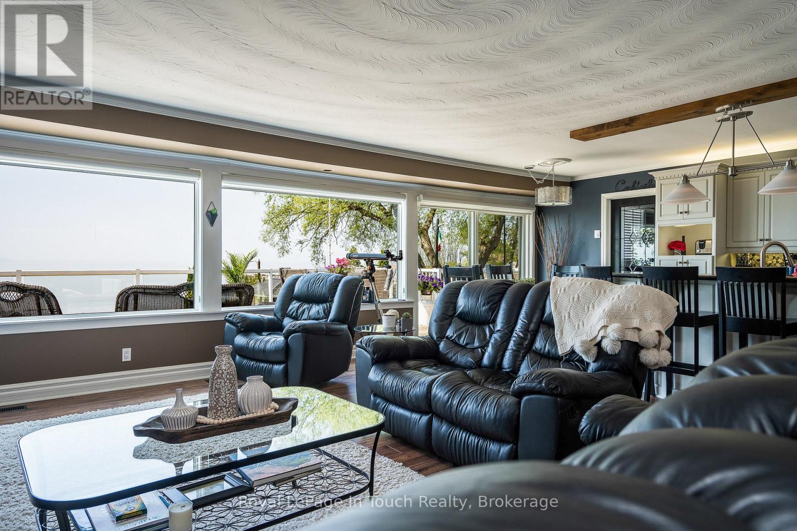 8 Tiny Beaches Road S, Tiny, Ontario  L0L 2J0 - Photo 10 - S12386530
