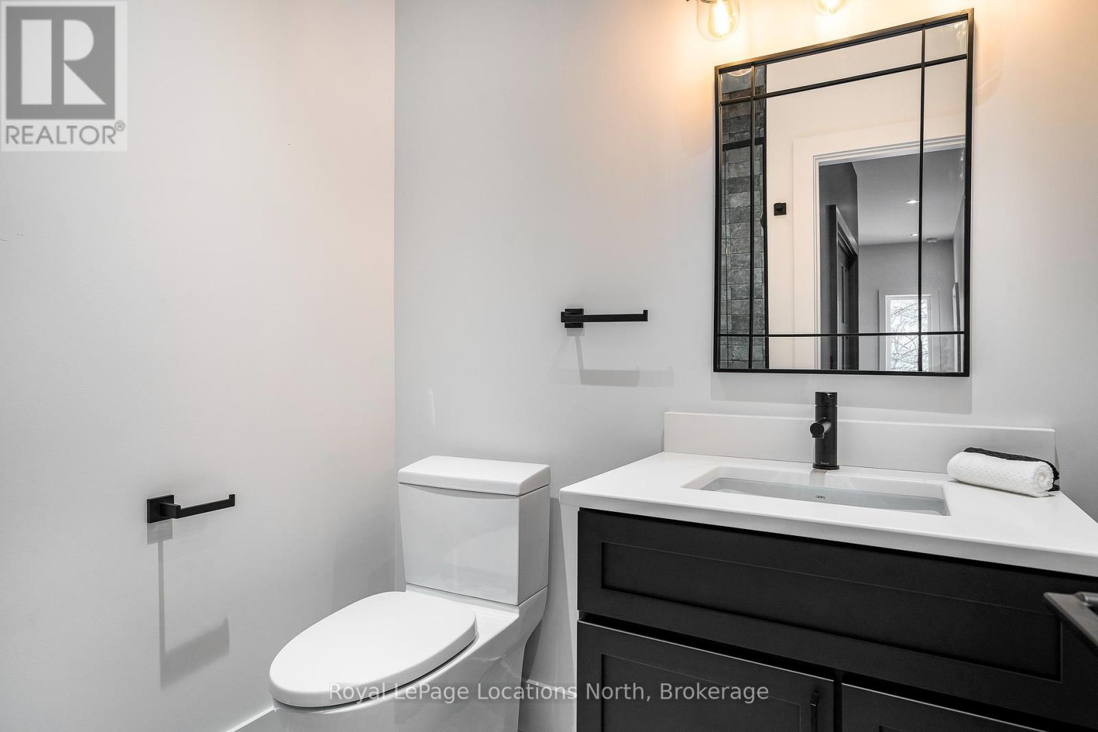 4 - 20 Alice Street E, Blue Mountains, Ontario  N0H 2P0 - Photo 11 - X12387155
