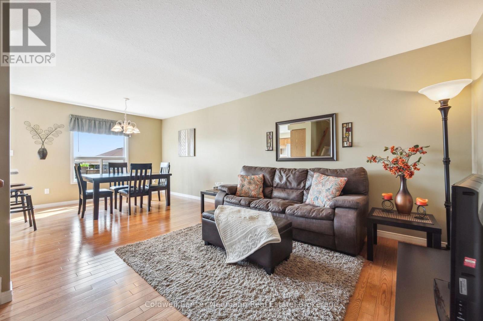 60 Hasler Crescent, Guelph, Ontario  N1L 0A3 - Photo 7 - X12387340