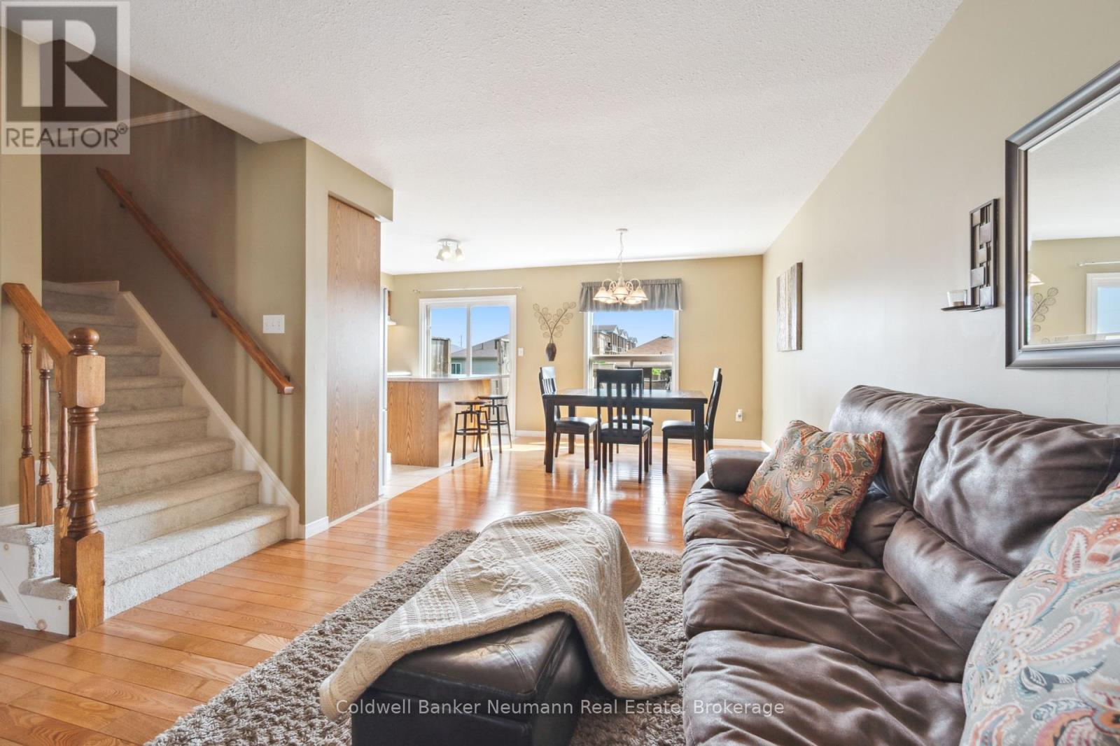60 Hasler Crescent, Guelph, Ontario  N1L 0A3 - Photo 8 - X12387340
