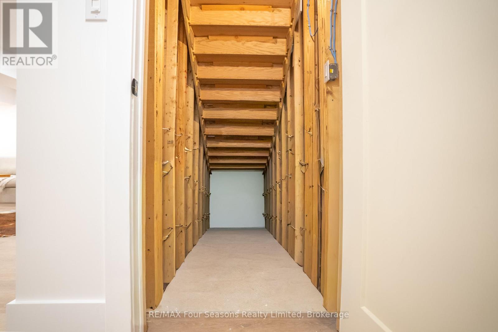 102 Goldie Court, Blue Mountains, Ontario  N0H 1J0 - Photo 41 - X12388181