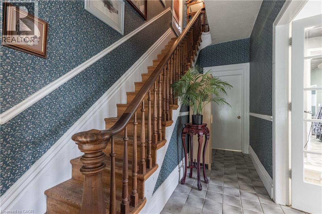 147 Geneva Street, St. Catharines, Ontario  L2R 4N7 - Photo 4 - 40767272