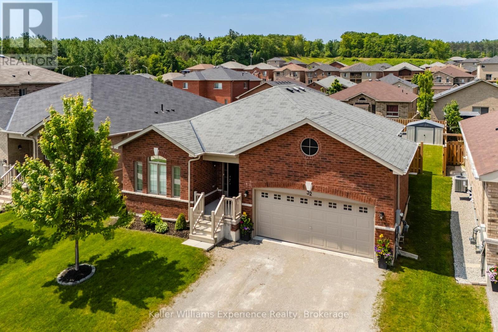 32 HATTON DRIVE, Penetanguishene, Ontario