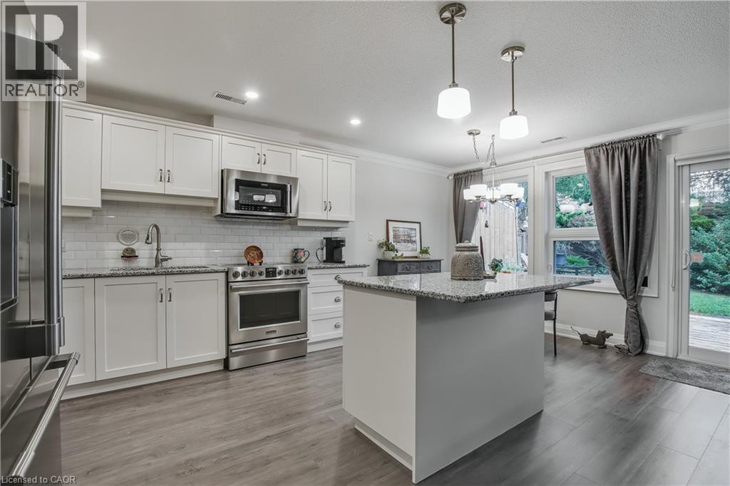 47 Bishop Reding Trail, Hamilton, Ontario  L9B 2L7 - Photo 6 - 40766288