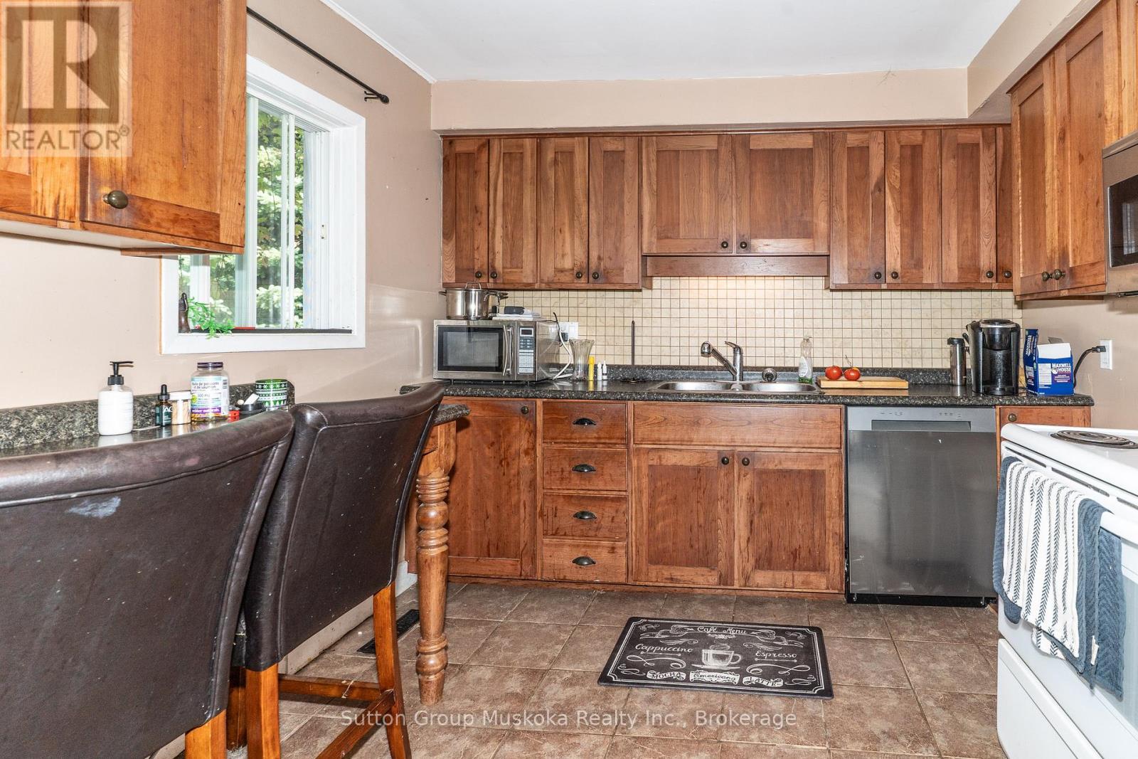 11 Silver Street, Huntsville, Ontario  P1H 1M2 - Photo 11 - X12389368