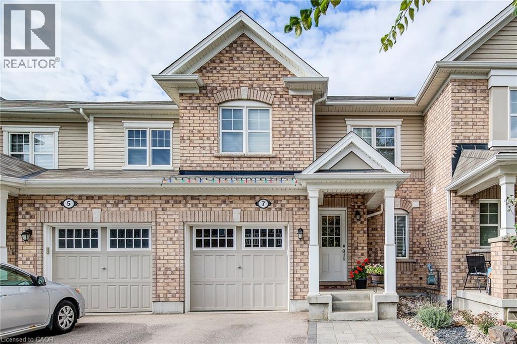 7 Stratus Street, Kitchener, Ontario  N2R 0K6 - Photo 2 - 40767520