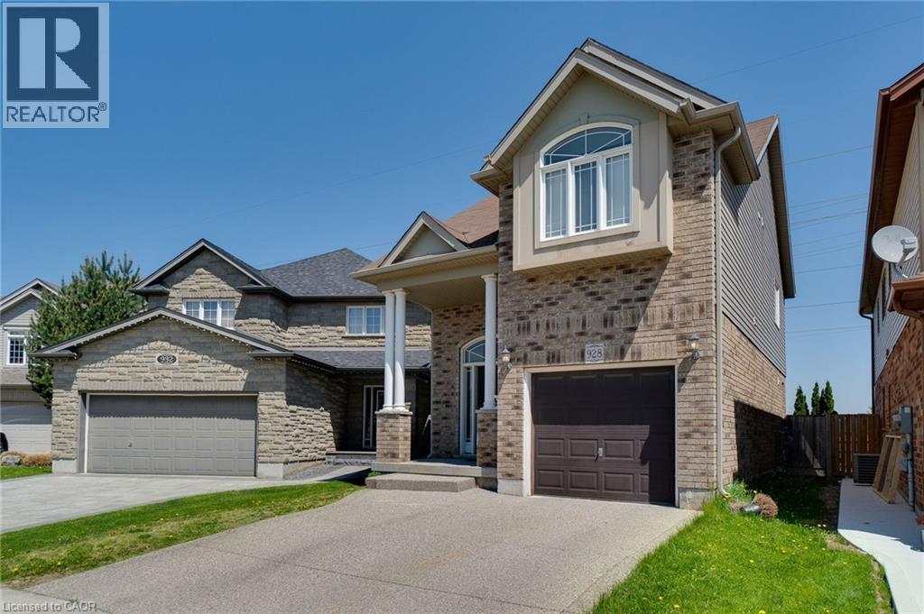 928 Dunblane Court, Kitchener, Ontario  N2R 1W9 - Photo 3 - 40767681
