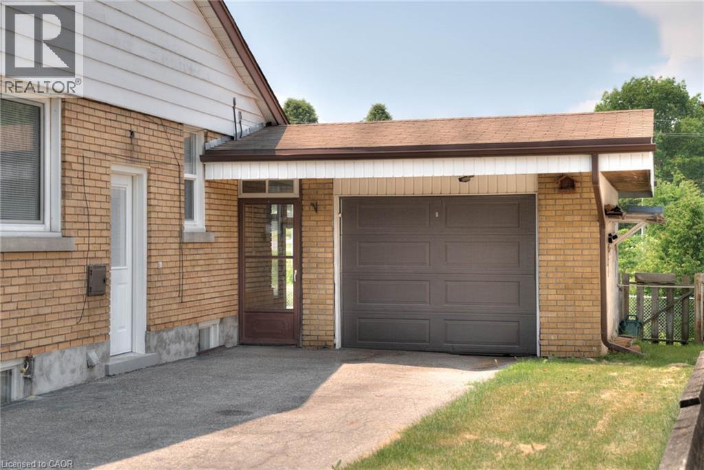 147 Clark Avenue, Kitchener, Ontario  N2C 1Y1 - Photo 5 - 40767670