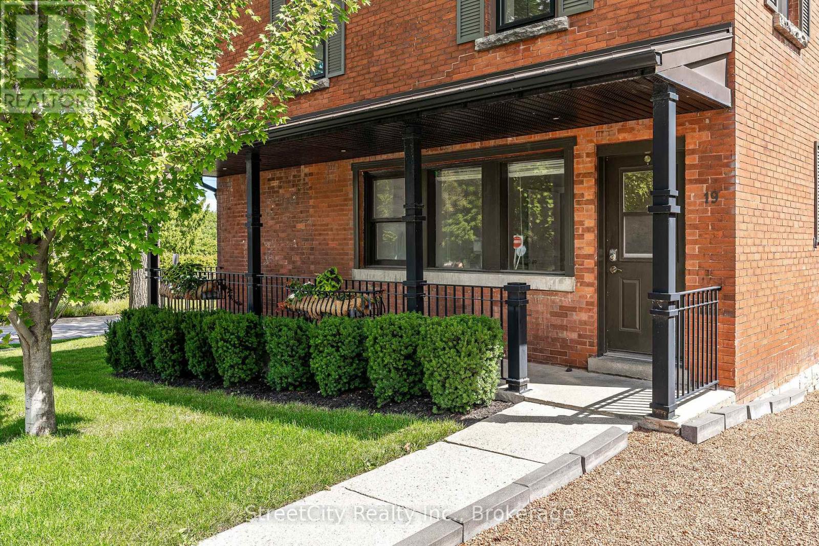 19 WATERLOO STREET S, Stratford, Ontario