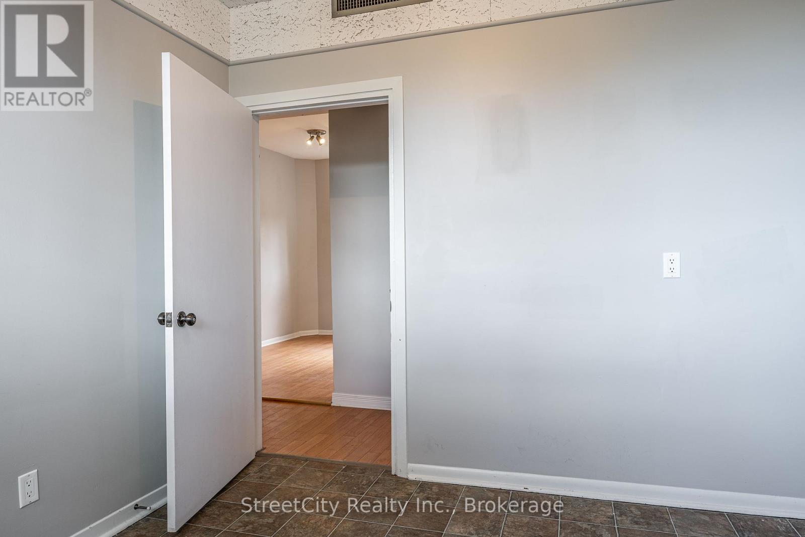 19 Waterloo Street S, Stratford, Ontario  N5A 4A5 - Photo 13 - X12390681