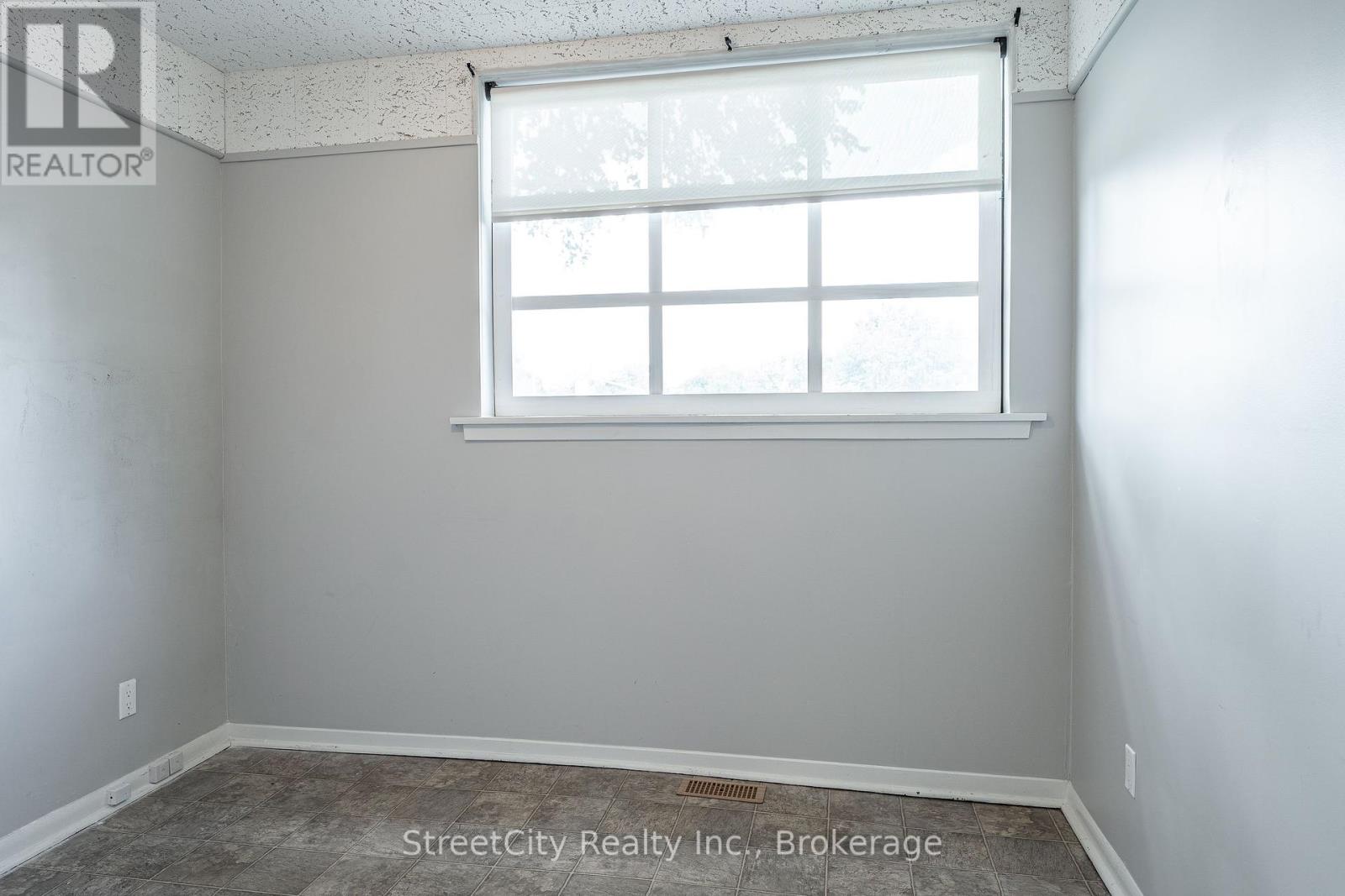 19 Waterloo Street S, Stratford, Ontario  N5A 4A5 - Photo 14 - X12390681