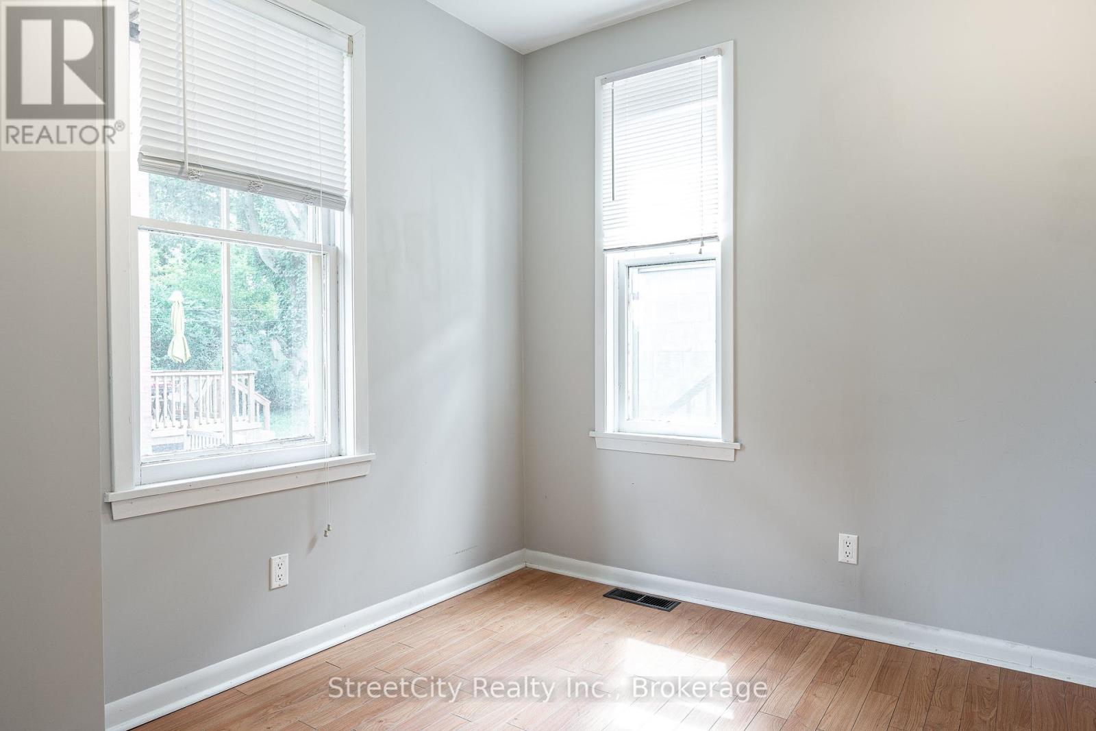 19 Waterloo Street S, Stratford, Ontario  N5A 4A5 - Photo 16 - X12390681