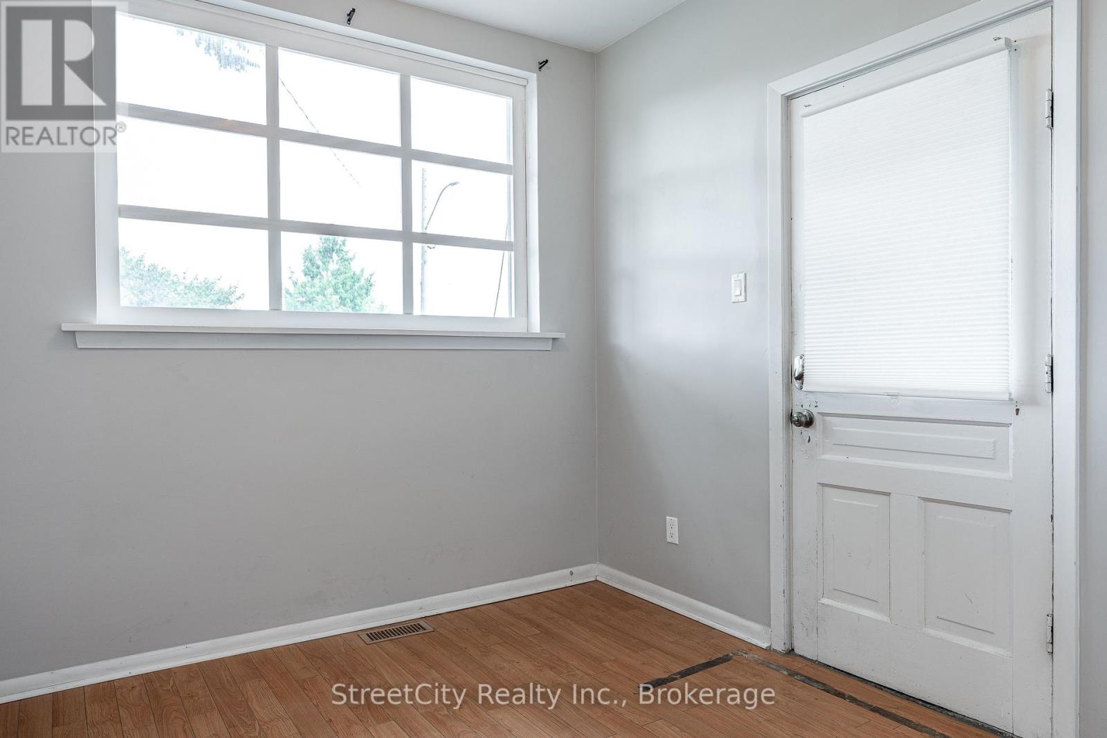19 Waterloo Street S, Stratford, Ontario  N5A 4A5 - Photo 21 - X12390681