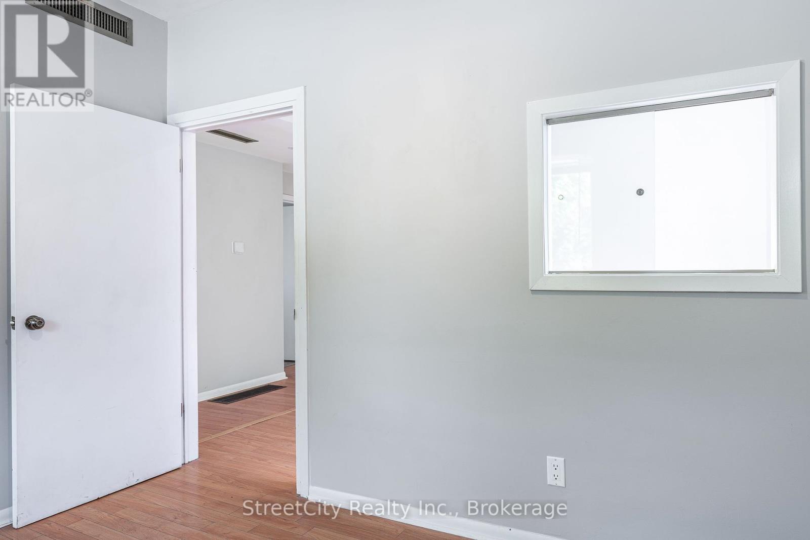 19 Waterloo Street S, Stratford, Ontario  N5A 4A5 - Photo 7 - X12390681