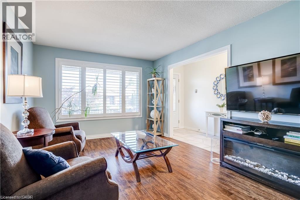 18 Charing Drive, Hamilton, Ontario  L8W 2P6 - Photo 3 - 40767179