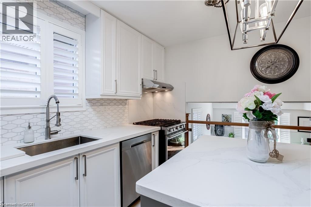 18 Charing Drive, Hamilton, Ontario  L8W 2P6 - Photo 8 - 40767179