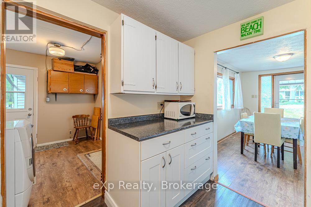 212 Green Street, Saugeen Shores, Ontario  N0H 2C0 - Photo 11 - X12391568