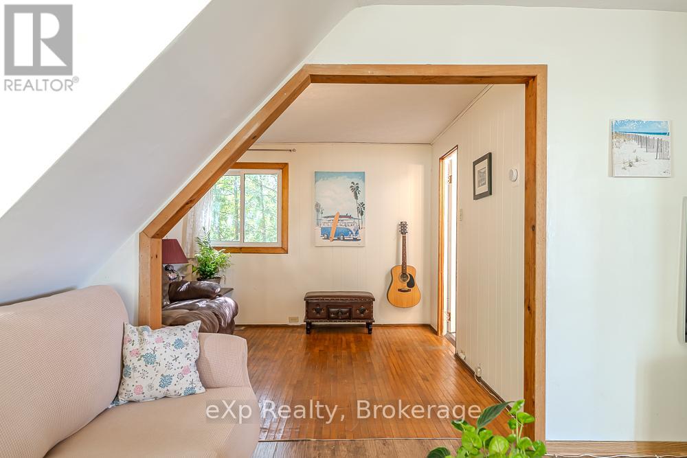 212 Green Street, Saugeen Shores, Ontario  N0H 2C0 - Photo 18 - X12391568