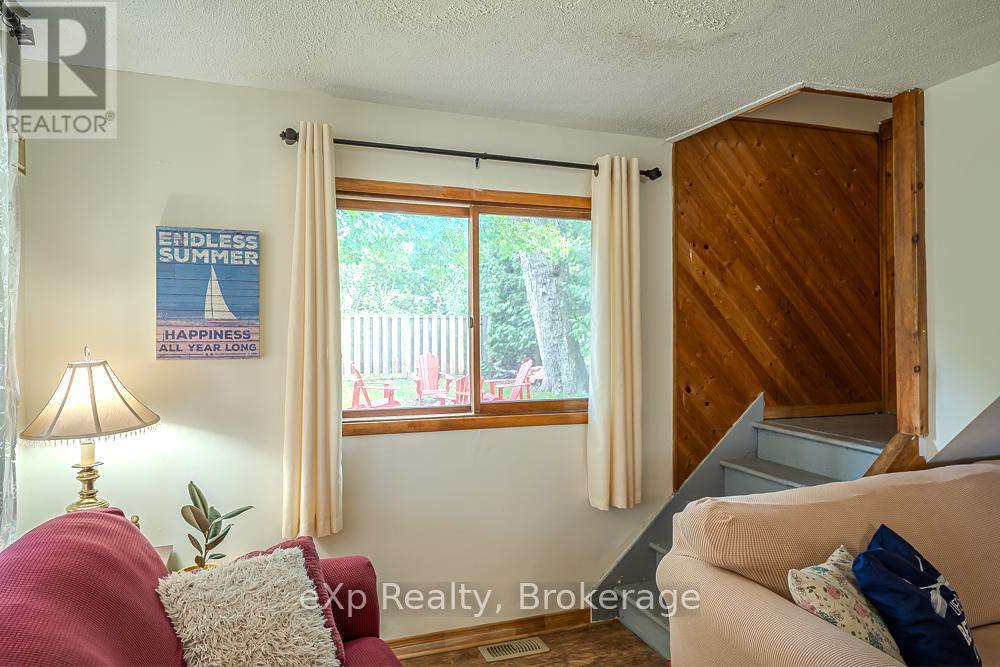 212 Green Street, Saugeen Shores, Ontario  N0H 2C0 - Photo 23 - X12391568