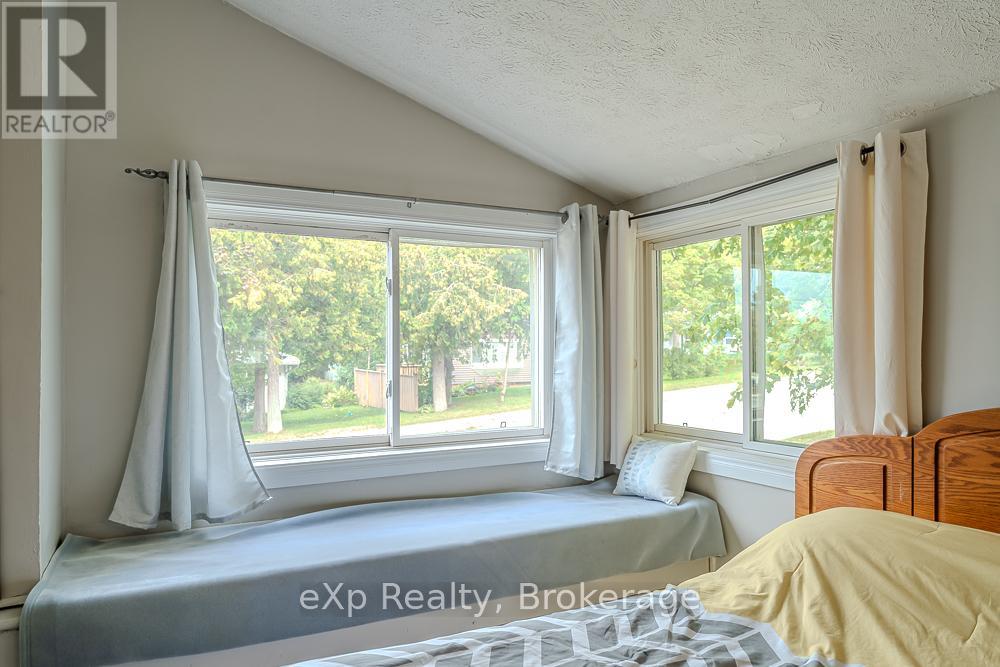 212 Green Street, Saugeen Shores, Ontario  N0H 2C0 - Photo 28 - X12391568