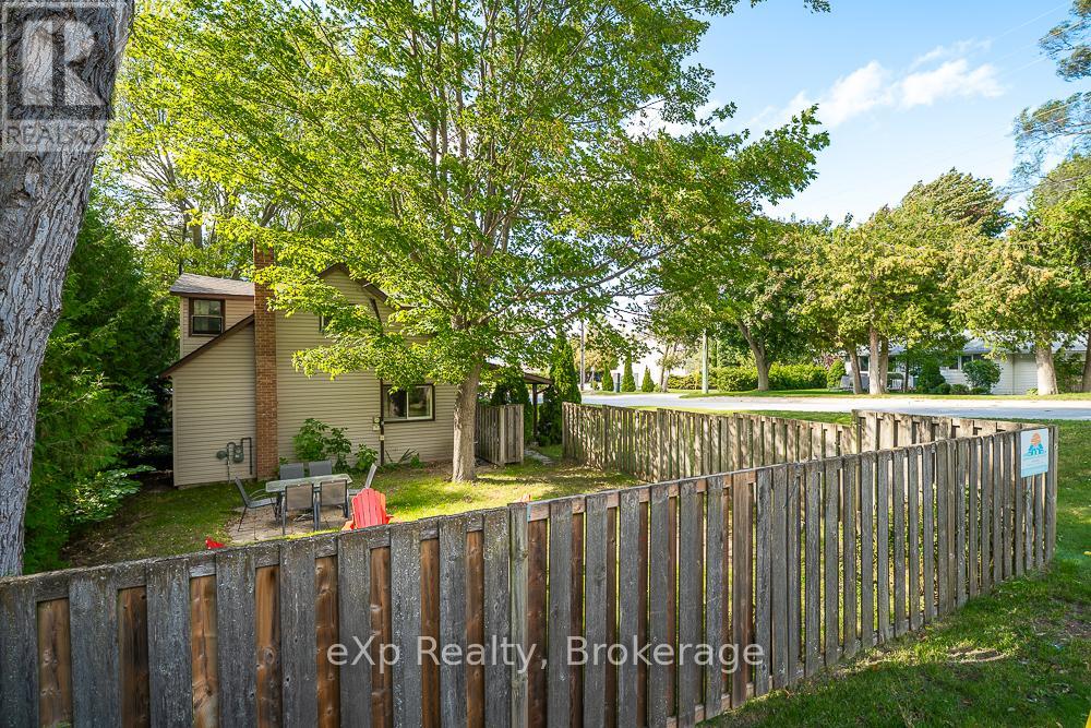 212 Green Street, Saugeen Shores, Ontario  N0H 2C0 - Photo 39 - X12391568