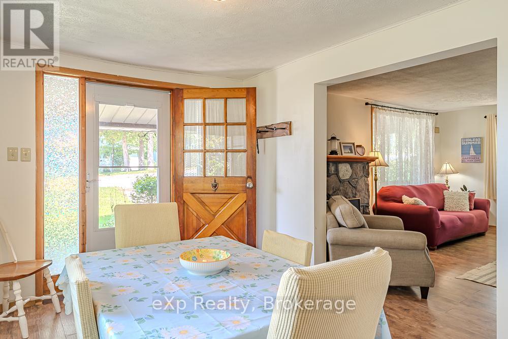 212 Green Street, Saugeen Shores, Ontario  N0H 2C0 - Photo 6 - X12391568