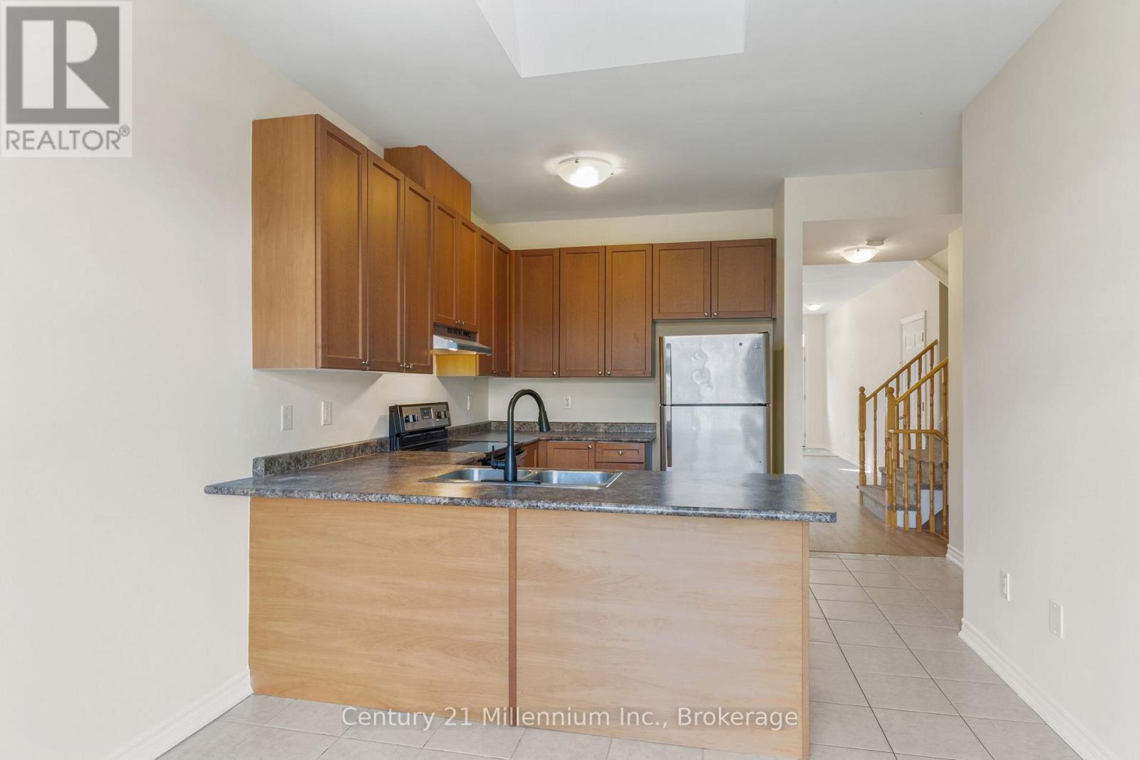 16 Berkshire Avenue, Wasaga Beach, Ontario  L9Z 2X2 - Photo 10 - S12392205