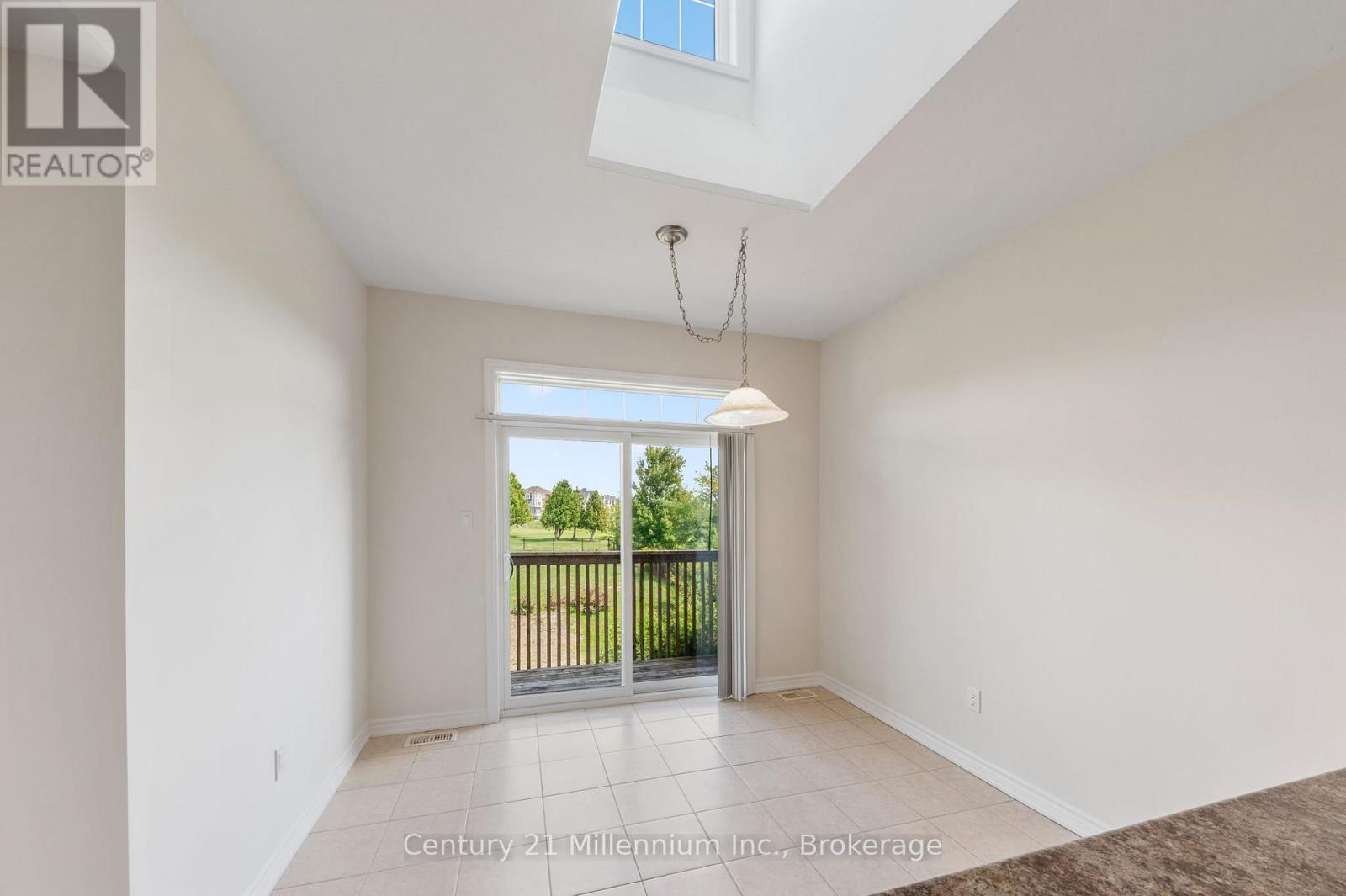 16 Berkshire Avenue, Wasaga Beach, Ontario  L9Z 2X2 - Photo 12 - S12392205