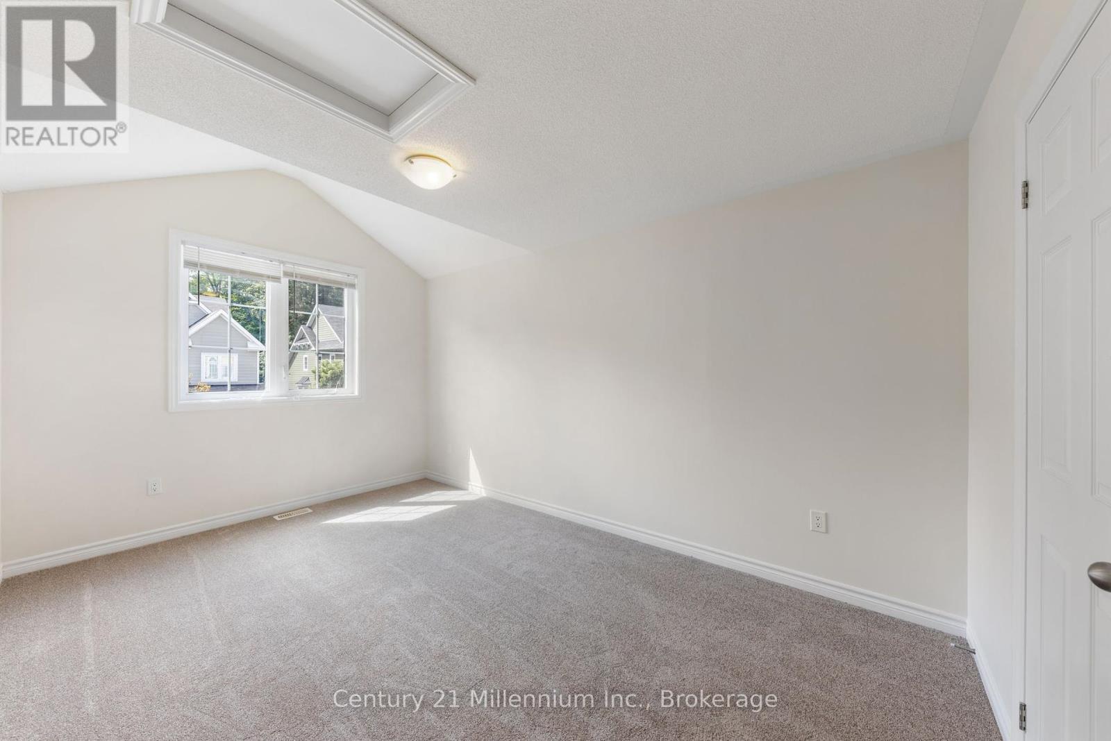 16 Berkshire Avenue, Wasaga Beach, Ontario  L9Z 2X2 - Photo 22 - S12392205