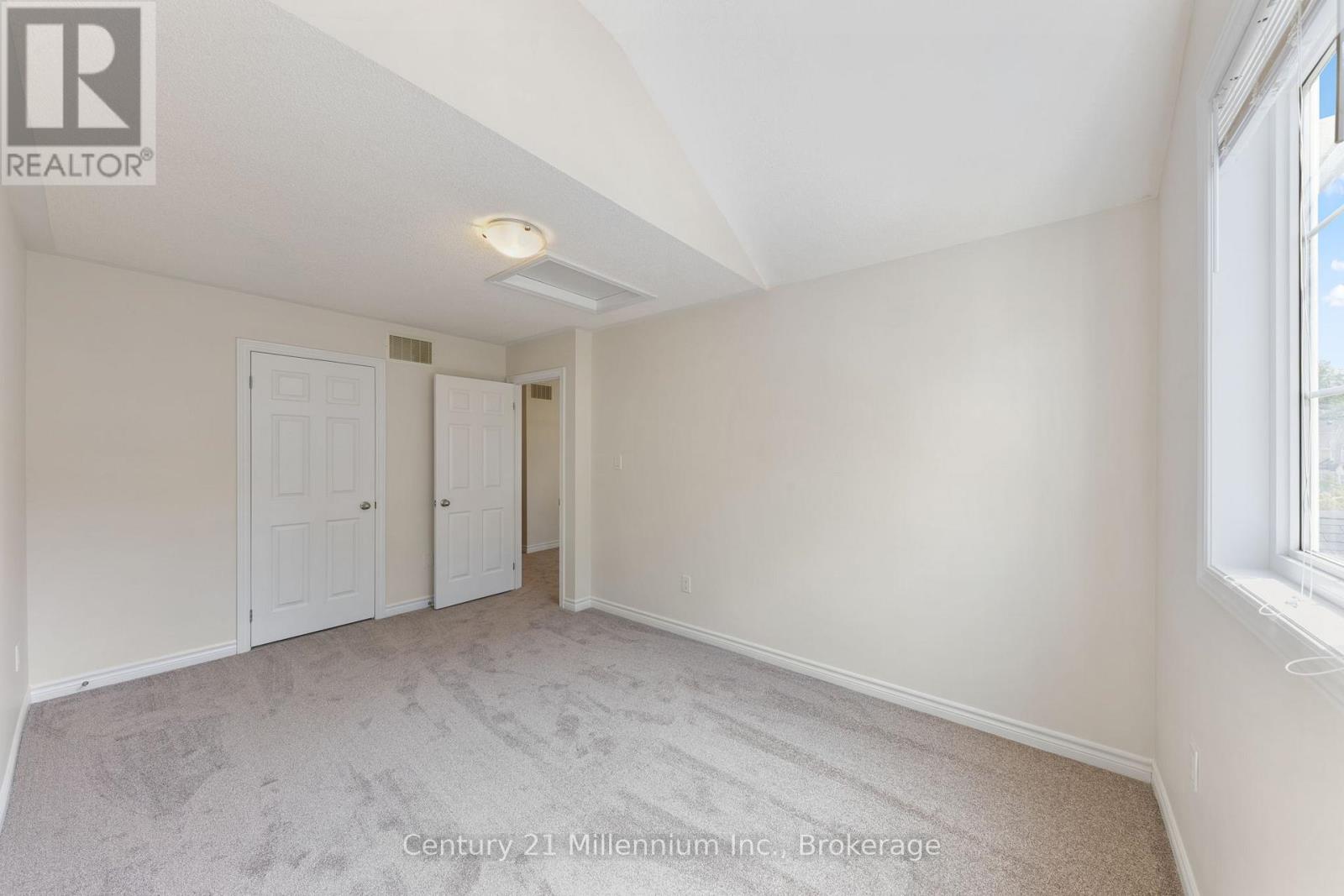 16 Berkshire Avenue, Wasaga Beach, Ontario  L9Z 2X2 - Photo 23 - S12392205